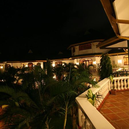 Dolce Vita Hotel Puerto Princesa Esterno foto