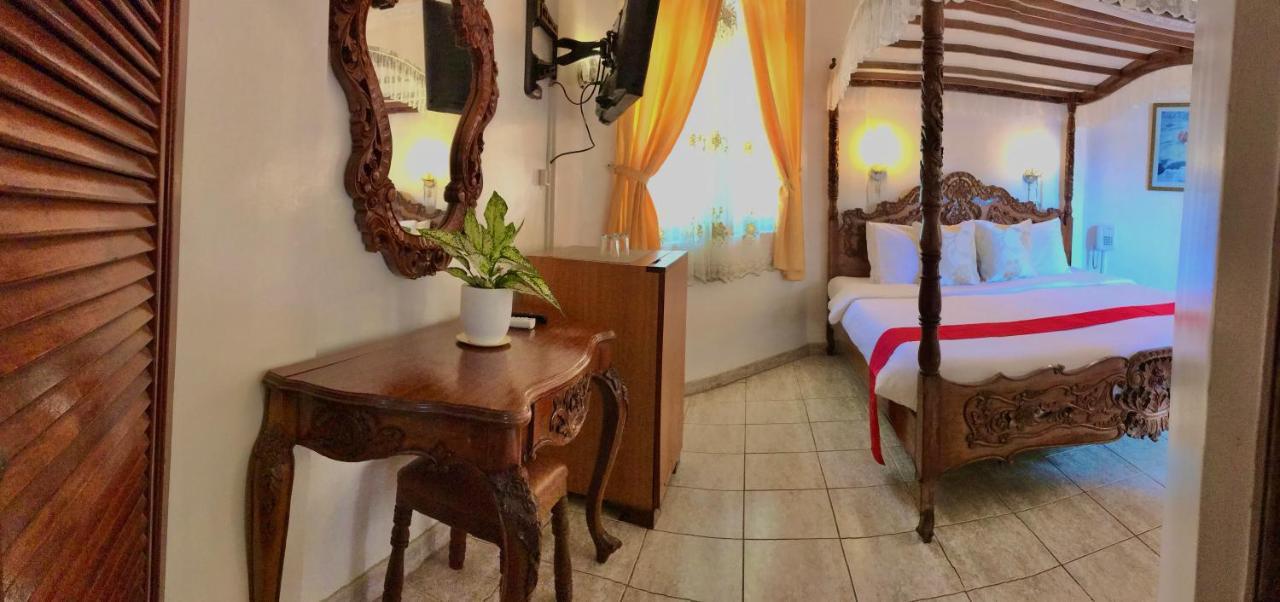 Dolce Vita Hotel Puerto Princesa Esterno foto