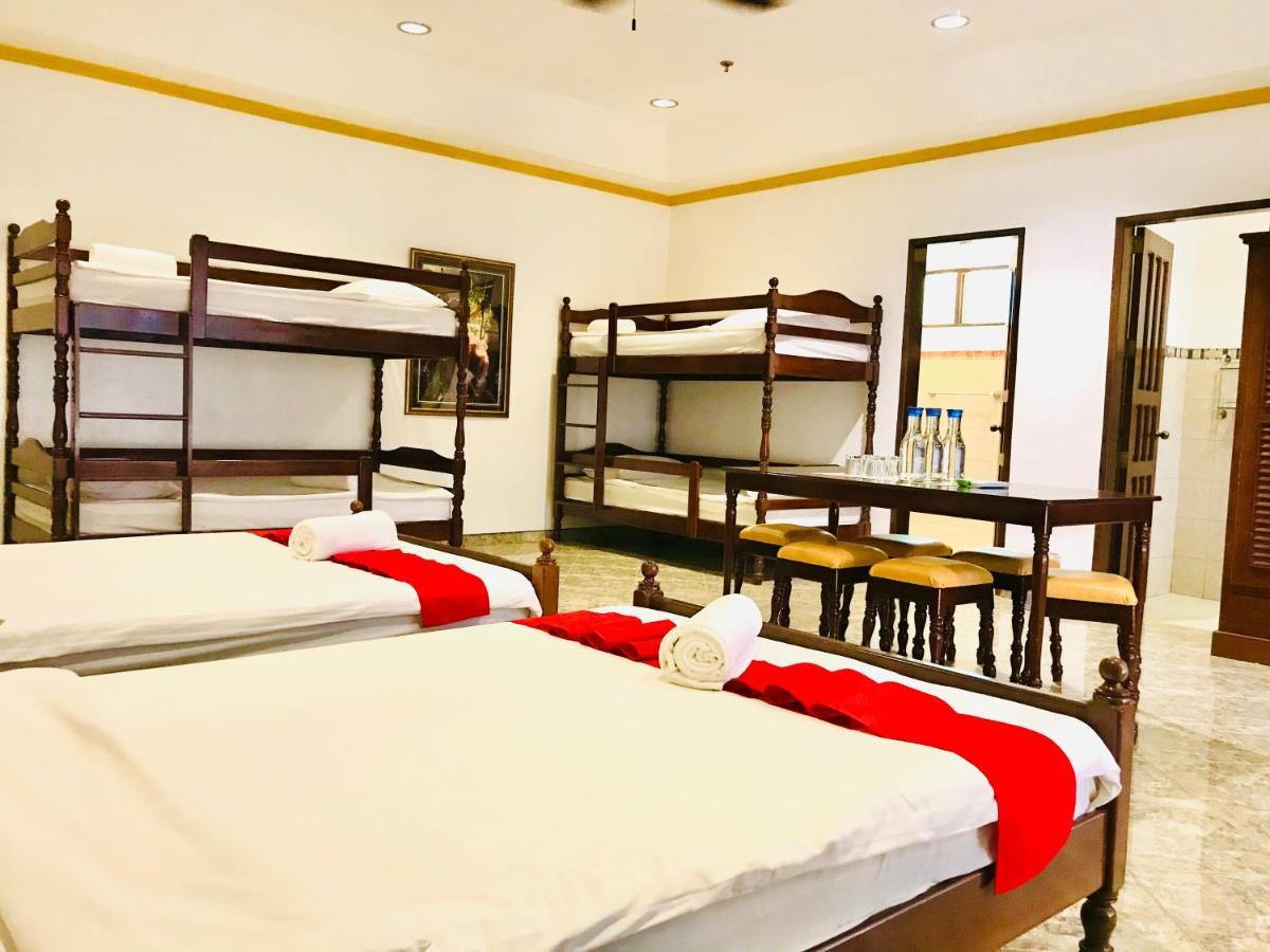 Dolce Vita Hotel Puerto Princesa Esterno foto