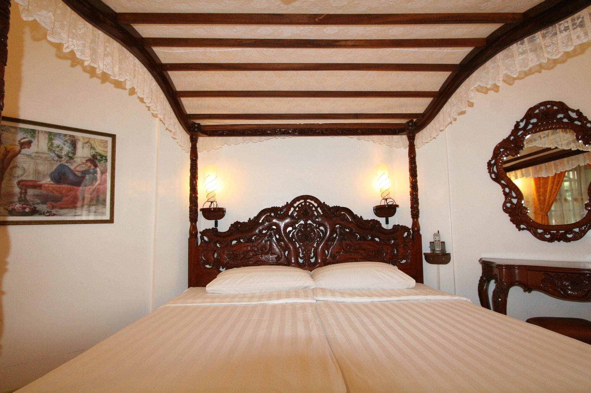 Dolce Vita Hotel Puerto Princesa Esterno foto