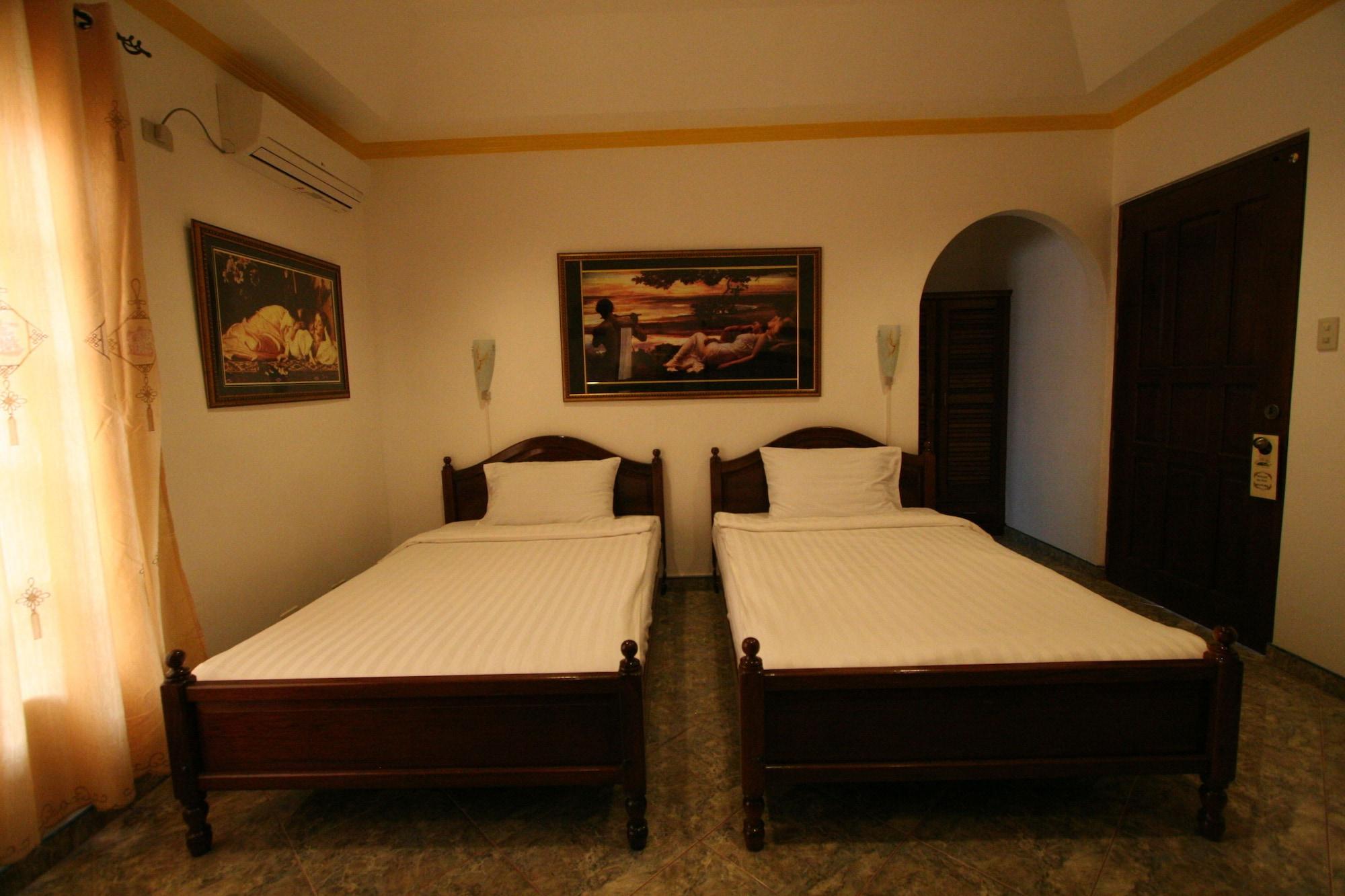 Dolce Vita Hotel Puerto Princesa Esterno foto