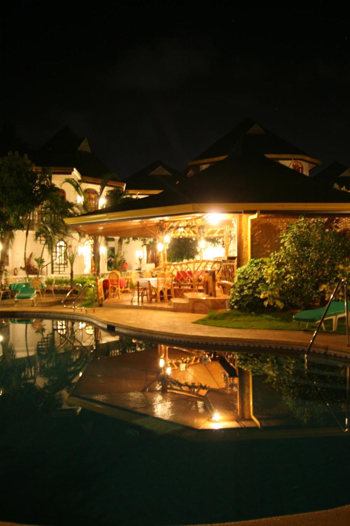 Dolce Vita Hotel Puerto Princesa Esterno foto