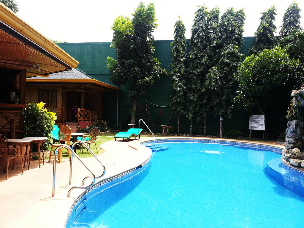 Dolce Vita Hotel Puerto Princesa Esterno foto