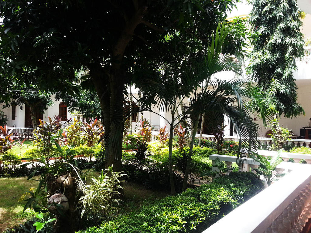 Dolce Vita Hotel Puerto Princesa Esterno foto
