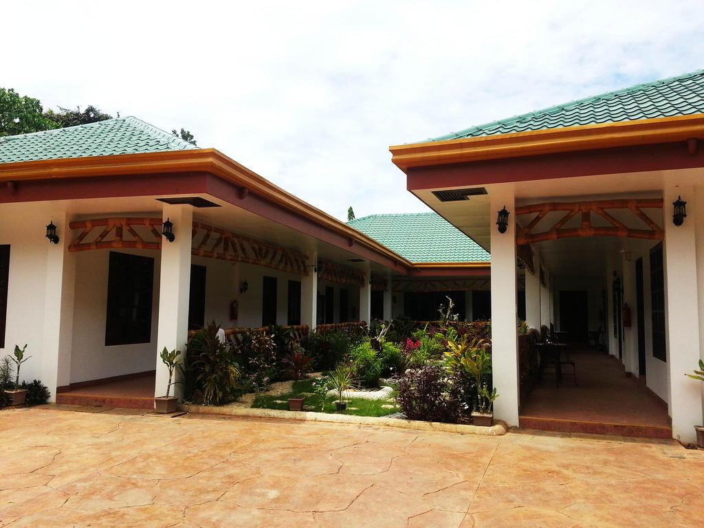 Dolce Vita Hotel Puerto Princesa Esterno foto